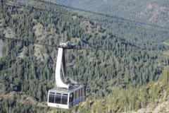 2011-08-15-Cable-car-from-Squaw-Valley-up-to-8100-feet-and-High-Camp