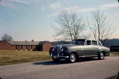 rroc-0010-B332LEG-S-1-Bentley-in-front-of-Oak-Ridge-Associated-Universities